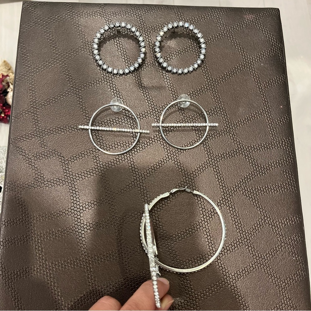 3 pairs hoop earrings